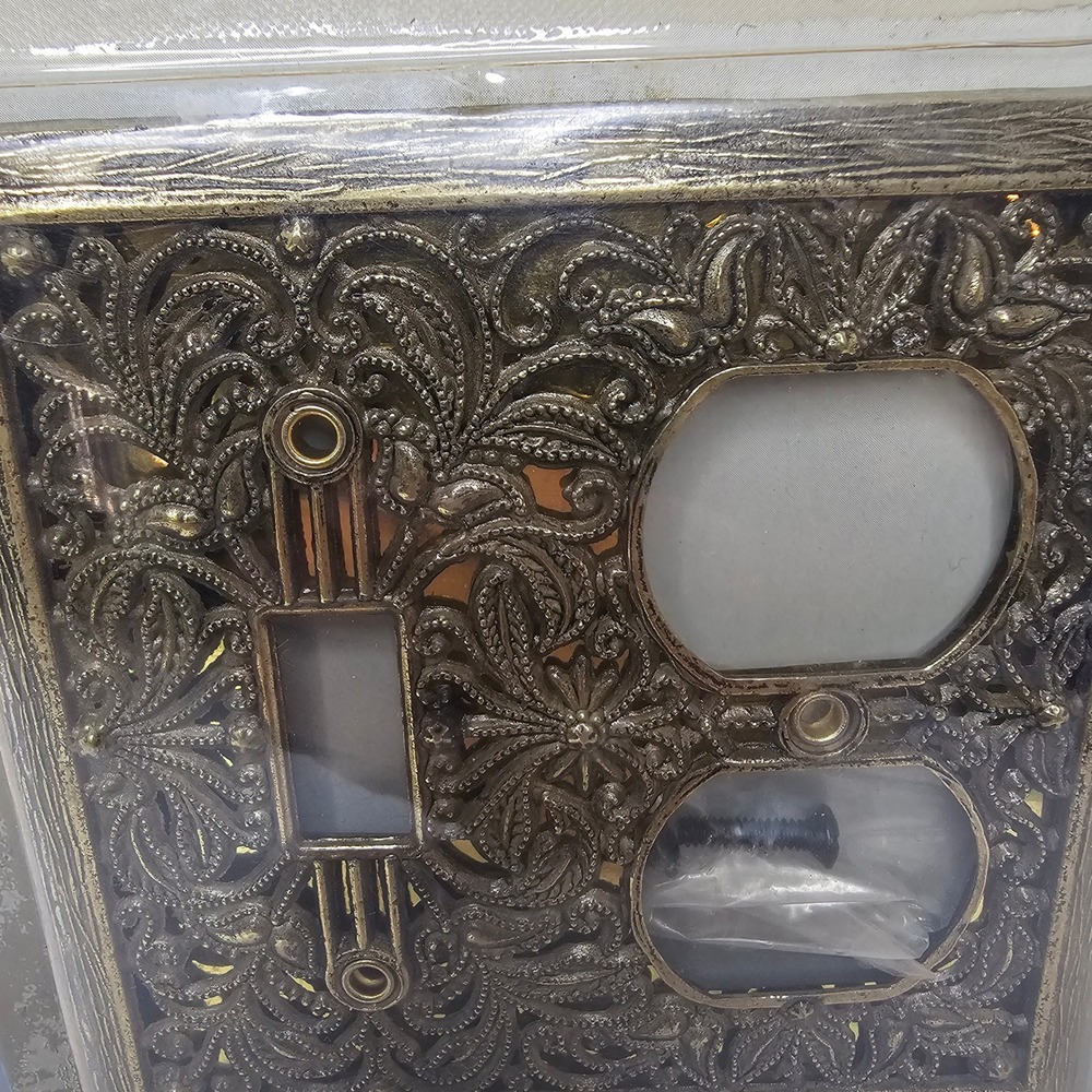 Vintage Angelo Brass Filigree Toggle Switch Duplex Outlet Wall Plate Cover 74303 - Picture 3 of 5